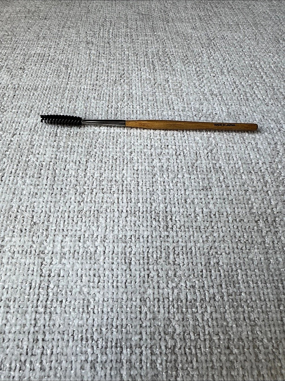 Shu Uemura Makeup Spoolie Brush in Brown & Black